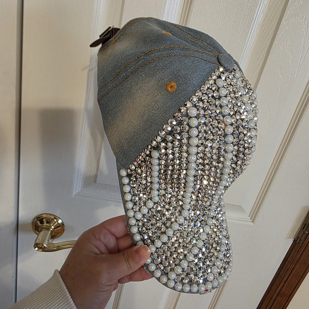 ✨ Rhinestone & Pearl Denim Hat – Handmade Glam ✨ - Picture 3 of 4